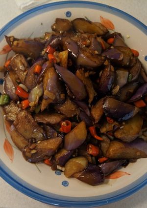 A picture of 鱼香茄子.