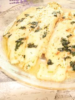 Una foto de Filete de merluza al ajillo