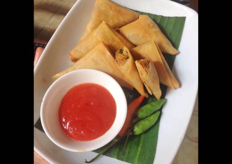 Cara Gampang Menyiapkan Samosa daging kari yang Lezat