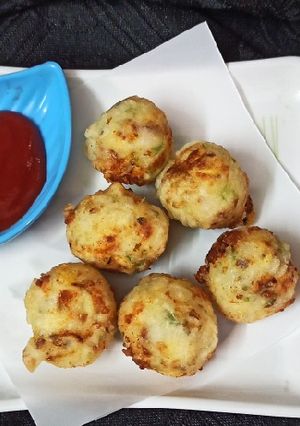चीझ बॉल (cheese ball recipe in marathi) रेसिपी चे मुख्य फोटो