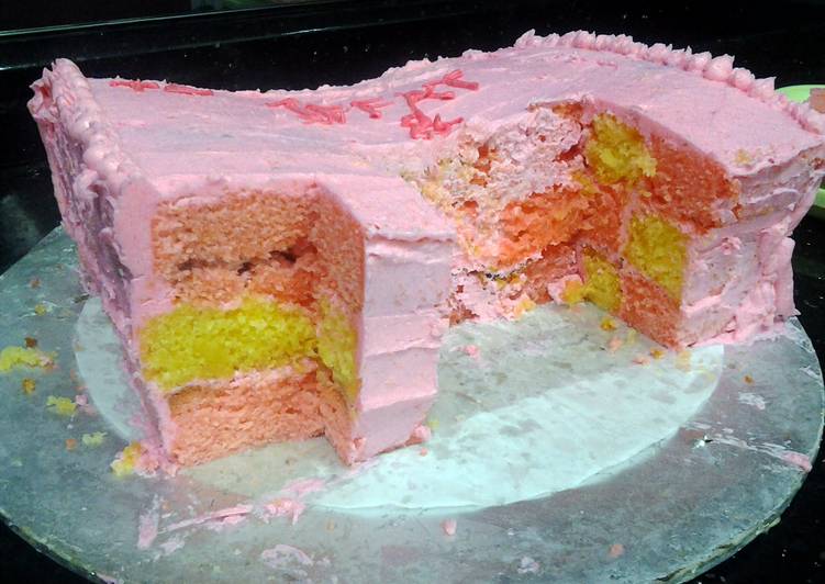 How to Prepare Homemade pink &amp; white cake