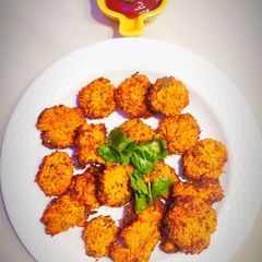 A picture of Andhra style paruppu vada/ Daal vada.
