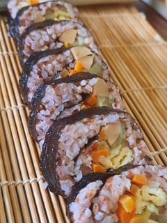 Foto resep Kimbab (김밥) Nasi Merah