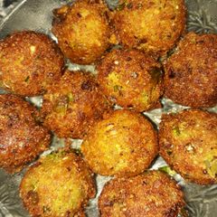 A picture of Potato and rice flakes kebabs.