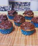 Magdalenas caseras de chocolate con conguitos