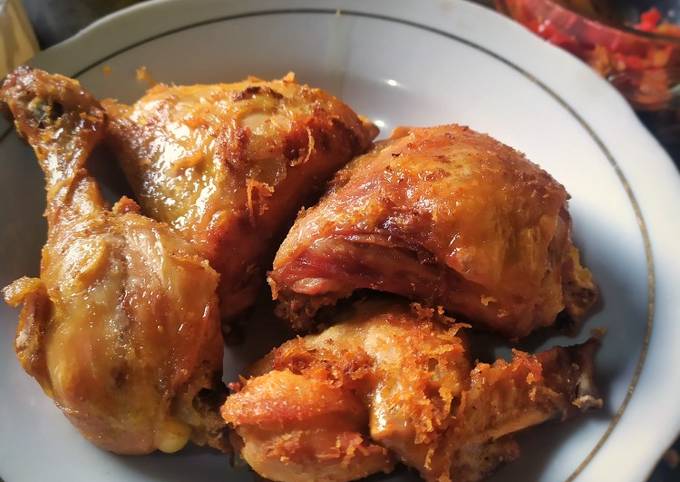 Ayam goreng serundeng simpel foto resep utama