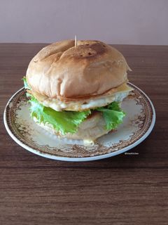 Foto resep Burger Keju Telur