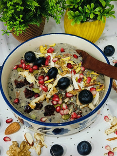 ओवरनाइट ओट्स ब्लूबेरी एवाकाडो स्मूदी बाउल (overnight oats blueberry avacado smoothie bowl recipe in Hindi) रेसिपी मुख्य फोटो
