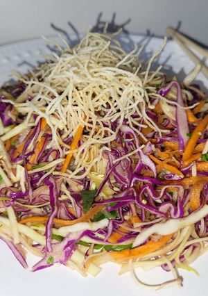 A picture of Crunchy Asian Slaw.