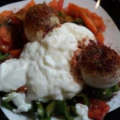A picture of Egg healthy salad breakfast.