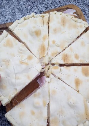 Una foto de Tarta de jamón y queso!! Muy fácil y rica!!