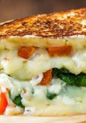A picture of Veggies mayo toast.
