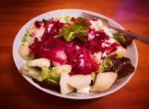 Foto principal de Lechuga de roble con remolacha y queso Feta - diet