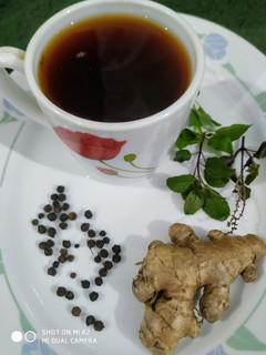 हर्बल रेड टी (Herbal red tea recipe in hindi) रेसिपी मुख्य फोटो