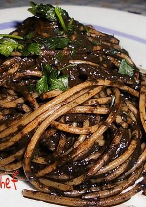 A picture of Spaghetti with Squid Ink.