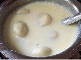 दूध पीठा (doodh pitha recipe in Hindi)