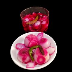 A picture of White wine vinegar Onions Pickled.
