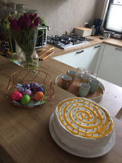 A picture of Lemon sponge cake.