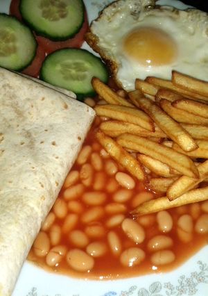 A picture of Traditional british irish breakfast.