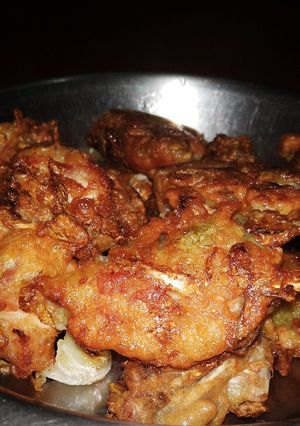 ফ্রাইড চিকেন পকোড়া (Fried chicken pakora recipe in bengali) রেসিপির প্রধান ছবি