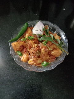 சுவையான இட்லி கிச்சடி (Idli khichadi recipe in tamil) செய்முறை முக்கிய புகைப்படம்