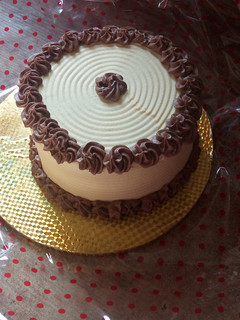 A picture of Butter cream icing.