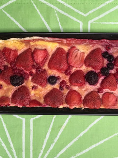 Una foto de Tarta de hojaldre con frutos rojos