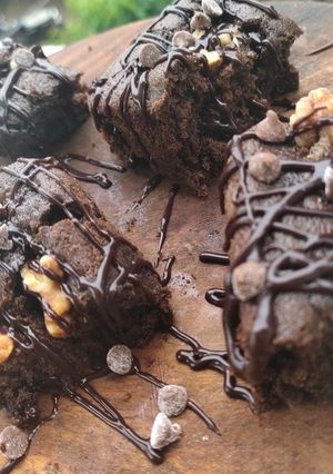 A picture of Pinku panda Whole wheat fudge walnut chocolate brownies.