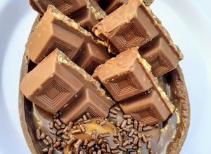 Una foto de Huevo de Pascuas de Cuchara con Brigadeiro de Cuchara- Ovo de Colher com Brigadeiro de Colher