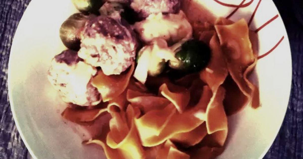 Schnelles Hackbällchen Rosenkohl Gratin An Roter Chili Pasta Rezept von ... Schnelles Hackbällchen Rosenkohl Gratin An Roter Chili Pasta Rezept von ...