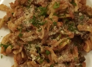 Una foto de Pasta tornillo con champiñones