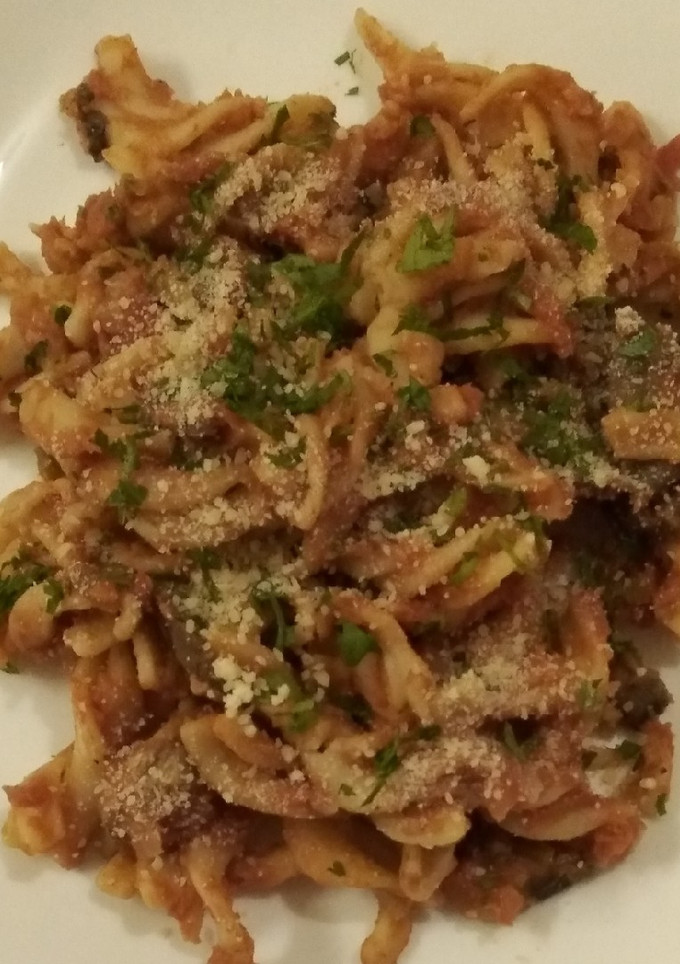 Una foto de Pasta tornillo con champiñones