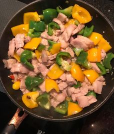 thịt lợn xào ớt chuông