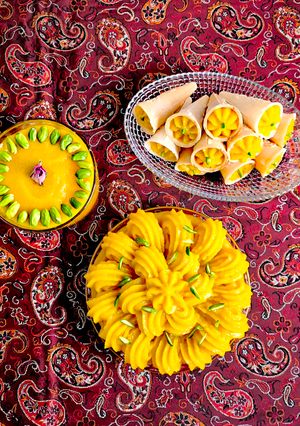 عکسی از دستور حلوای زرد شیرازی (Shirazi yellow halva)