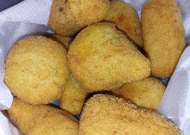 Coxinha de frango com massa de batata 😋🥔
