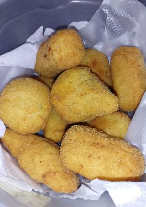 Foto de Coxinha de frango com massa de batata 😋🥔