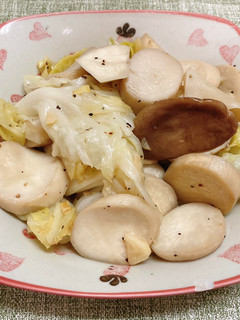 高麗菜炒杏鮑菇 的食譜成品照片