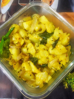आलू प्याज़ की सब्जी (aloo pyaz ki sabzi recipe in Hindi) रेसिपी मुख्य फोटो