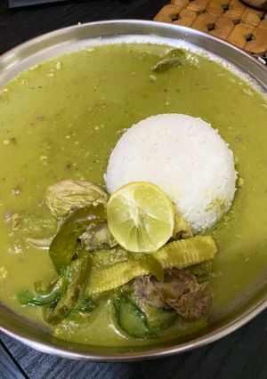 A picture of Thai Chicken Curry.