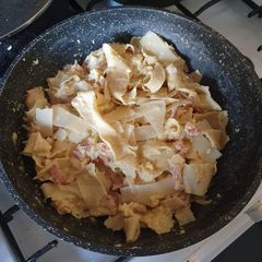 A picture of Pappardelle Carbonara.