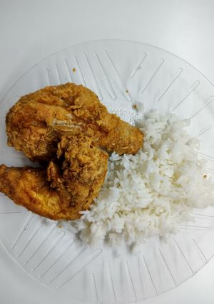 Una foto de Pollo frito crocante