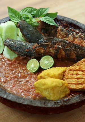 Foto resep Pecel Lele Khas Lamongan Devina Hermawan