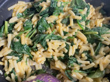 Macarrones con queso y espinaca