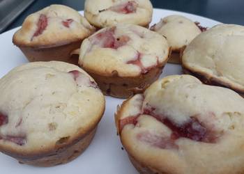 Easiest Way to Recipe Delicious Strawberry Peach Yogurt Muffins