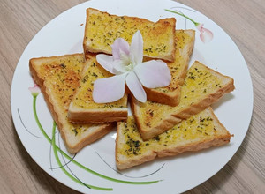 Hình của món Bánh mì nướng bơ tỏi.