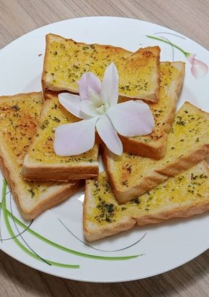 Hình của món Bánh mì nướng bơ tỏi.