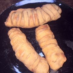 Caterpillar pie🥟 A picture of Caterpillar pie🥟.