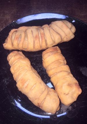 A picture of Caterpillar pie🥟.