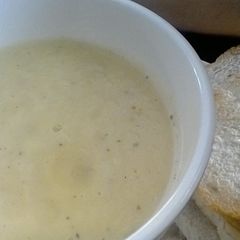 A picture of Pumpkin and leeks soup.