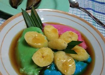 Resep Mudah Bubur Sum Sum Pelangi (Plus Pisang Raja) Enak Sederhana